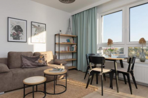 Praga Apartment with Parking by Noclegi Renters